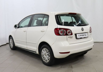 Подержанный автомобиль Volkswagen Golf Plus 2011 года (6 фото)