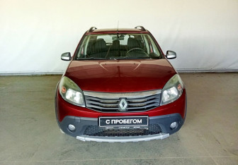 Подержанный автомобиль Renault Sandero 2011 года (2 фото)
