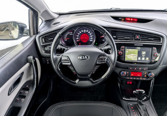 Подержанный автомобиль Kia Ceed Hatchback 2018 года (21 фото)