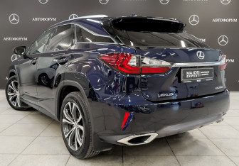 Подержанный автомобиль Lexus RX 2017 года (7 фото)