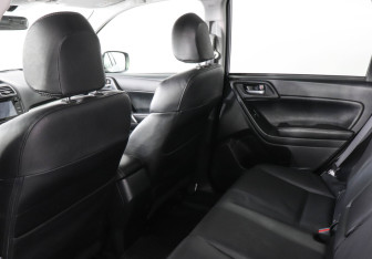 Подержанный автомобиль Subaru Forester Suv 2015 года (12 фото)