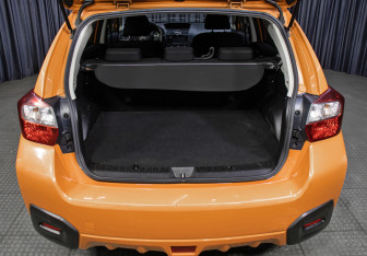 Подержанный автомобиль Subaru XV 2012 года (10 фото)