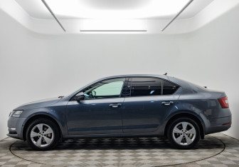 Подержанный автомобиль Skoda Octavia Liftback 2019 года (8 фото)