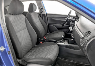 Подержанный автомобиль Kia Rio Hatchback 2019 года (23 фото)