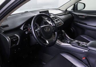 Подержанный автомобиль Lexus NX 2015 года (15 фото)