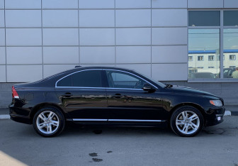 Подержанный автомобиль Volvo S80 2013 года (4 фото)
