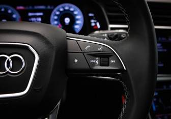 Подержанный автомобиль Audi Q7 2024 года (16 фото)