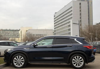 Подержанный автомобиль Infiniti QX50 2018 года (6 фото)