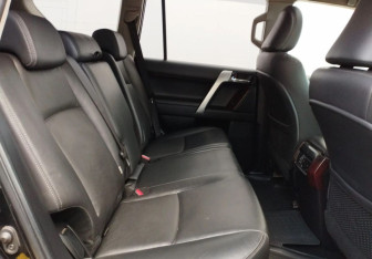 Подержанный автомобиль Toyota Land Cruiser Prado 2016 года (11 фото)