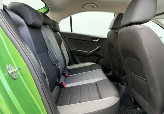 Подержанный автомобиль Skoda Rapid Liftback 2017 года (11 фото)