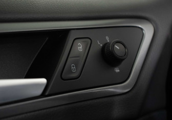Подержанный автомобиль Volkswagen Golf Hatchback 2014 года (22 фото)
