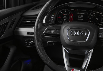 Подержанный автомобиль Audi Q7 2019 года (16 фото)