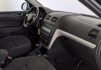 Подержанный автомобиль Skoda Yeti 2014 года (13 фото)