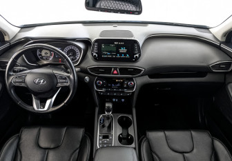 Подержанный автомобиль Hyundai Santa Fe 2019 года (14 фото)