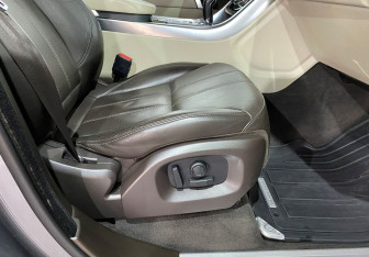 Подержанный автомобиль Land Rover Range Rover Sport 2017 года (19 фото)