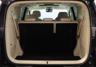 Подержанный автомобиль Voyah Dream 2023 года (25 фото)