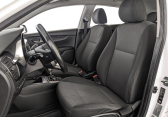 Подержанный автомобиль Kia Rio Hatchback 2021 года (18 фото)