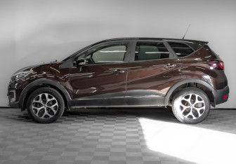 Подержанный автомобиль Renault Kaptur 2018 года (9 фото)