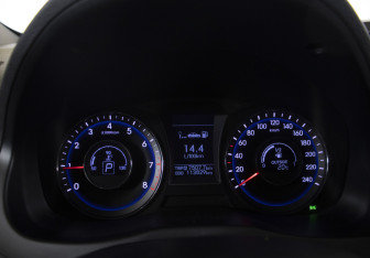 Подержанный автомобиль Hyundai i40 Sedan 2012 года (11 фото)