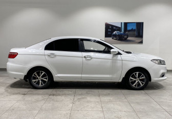 Подержанный автомобиль Lifan Solano 2016 года (4 фото)