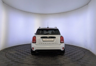 Подержанный автомобиль MINI Countryman 2019 года (6 фото)