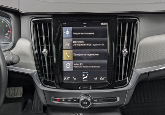 Подержанный автомобиль Volvo S90 2017 года (15 фото)