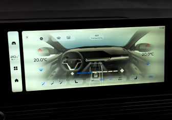Подержанный автомобиль LIVAN X6PRO 2023 года (26 фото)