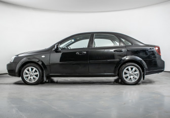 Подержанный автомобиль Chevrolet Lacetti Sedan 2010 года (8 фото)