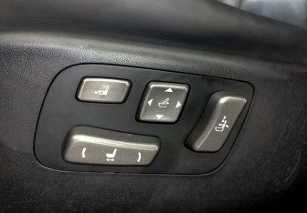 Подержанный автомобиль Lexus LS 2011 года (30 фото)