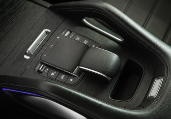 Подержанный автомобиль Mercedes-Benz GLE 2021 года (20 фото)