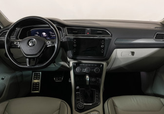 Подержанный автомобиль Volkswagen Tiguan 2020 года (12 фото)