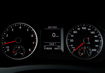 Подержанный автомобиль Volkswagen Tiguan 2016 года (11 фото)