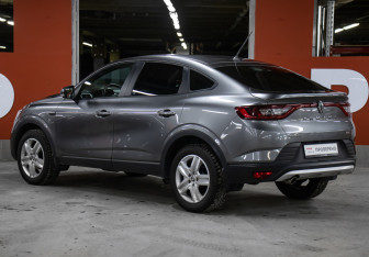 Подержанный автомобиль Renault Arkana 2020 года (7 фото)