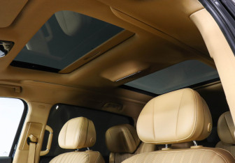 Подержанный автомобиль Voyah Dream 2023 года (16 фото)