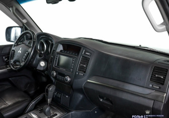 Подержанный автомобиль Mitsubishi Pajero 2012 года (6 фото)