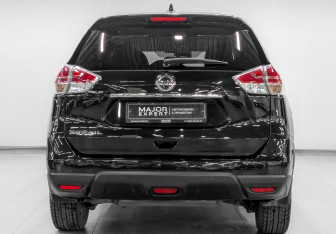 Подержанный автомобиль Nissan X-Trail 2017 года (6 фото)