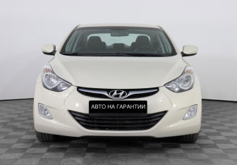 Подержанный автомобиль Hyundai Elantra Sedan 2012 года (2 фото)