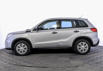 Подержанный автомобиль Suzuki Vitara 2016 года (8 фото)