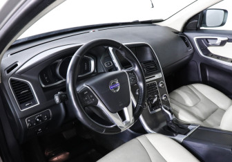 Подержанный автомобиль Volvo XC60 2014 года (5 фото)