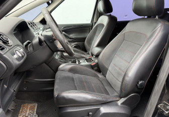 Подержанный автомобиль Ford S-MAX 2011 года (9 фото)