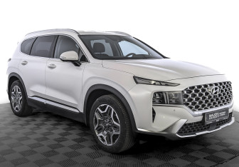 Подержанный автомобиль Hyundai Santa Fe 2022 года (3 фото)