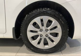 Подержанный автомобиль Kia Rio Sedan 2019 года (18 фото)