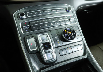 Подержанный автомобиль Hyundai Santa Fe 2022 года (18 фото)