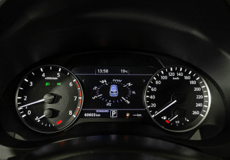 Подержанный автомобиль Infiniti QX50 2018 года (11 фото)