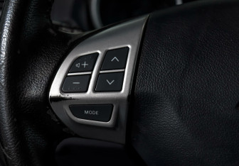 Подержанный автомобиль Mitsubishi Lancer Sedan 2014 года (8 фото)