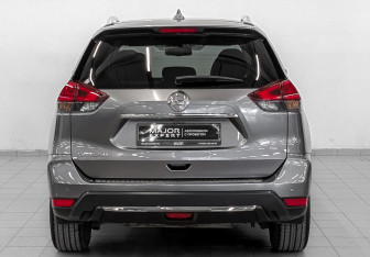 Подержанный автомобиль Nissan X-Trail 2021 года (7 фото)