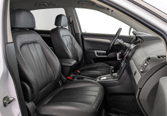 Подержанный автомобиль Opel Antara 2014 года (24 фото)