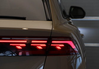 Подержанный автомобиль Audi Q8 2024 года (34 фото)
