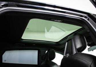 Подержанный автомобиль Changan UNI-V 2022 года (10 фото)