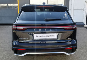 Подержанный автомобиль Geely Monjaro 2023 года (6 фото)